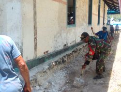Babinsa Numfor Bantu Masyarakat Renovasi Gedung Gereja di Yenbeba