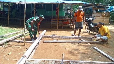 Babinsa Biak Utara Bersama Warga Laksanakan Karya Bakti