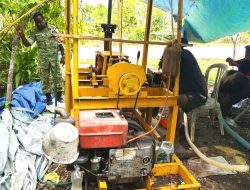 Babinsa Posramil Biak Timur Pantau Pengerjaan Sumur Bor di Kampung Bakribo